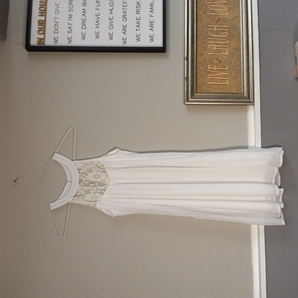 White Dress With Lace Neck,Keyhole Back
